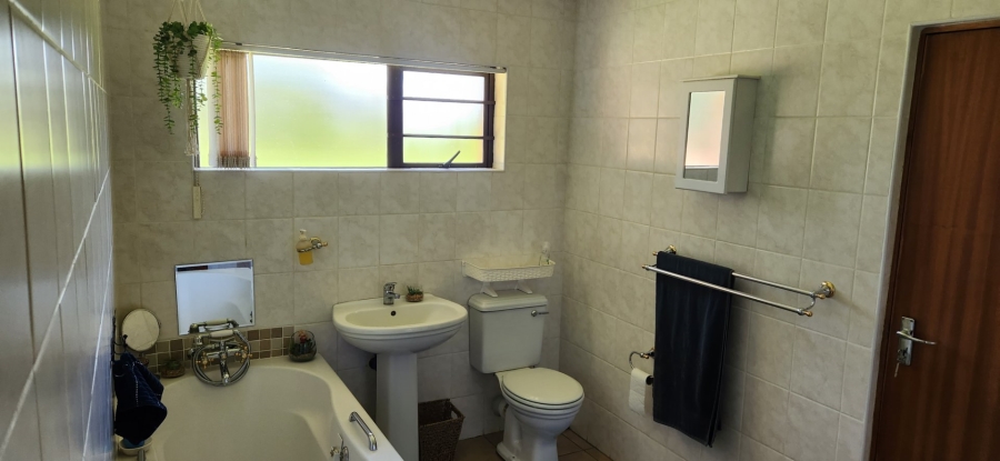 6 Bedroom Property for Sale in Ferreira Free State